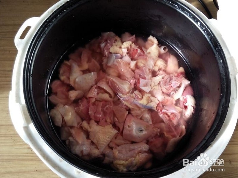 如何用电饭堡做山药栗子炖鸡