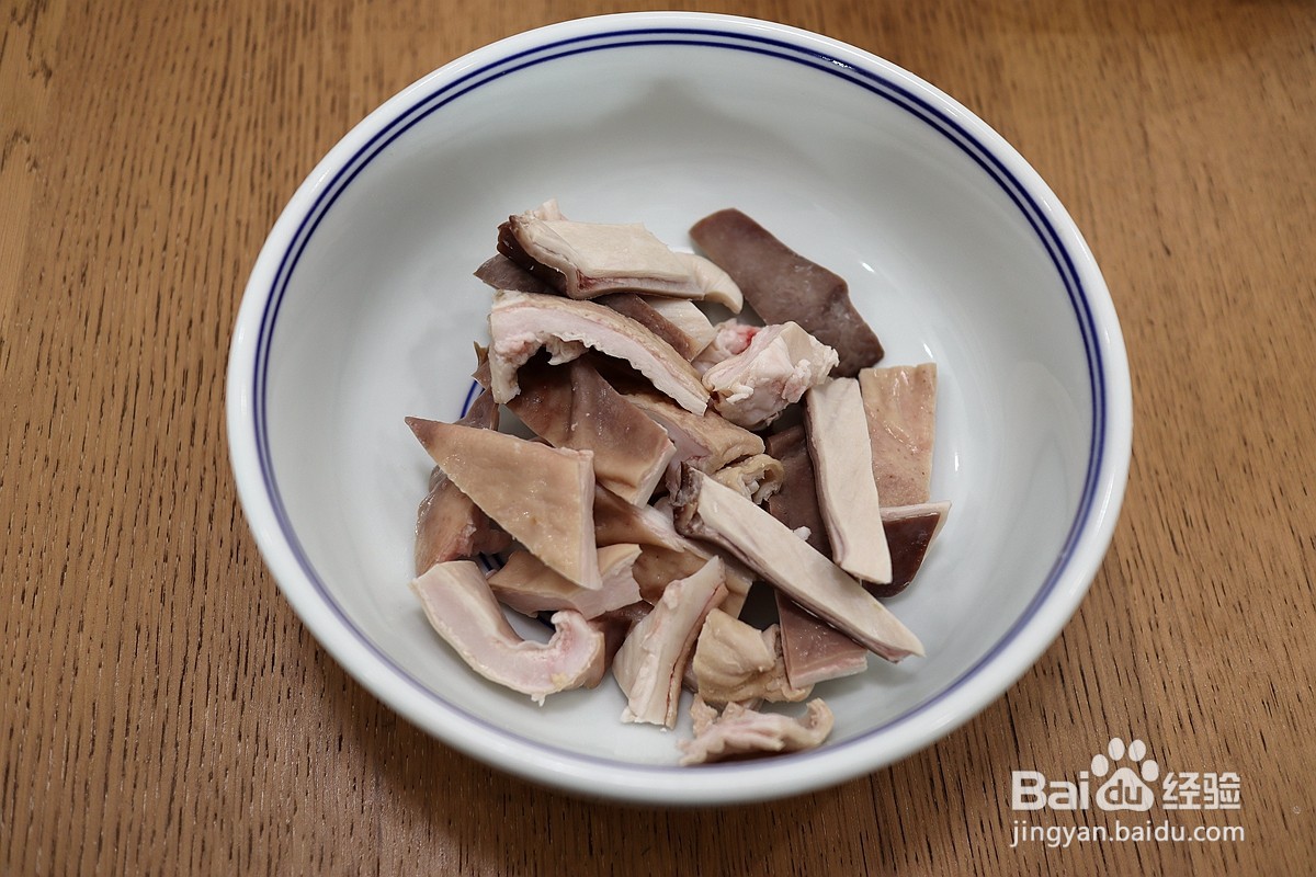 如何做出猪肚白果鸡汤?