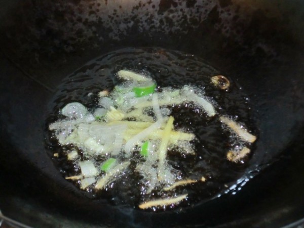 黄芽韭菜炒鸡心