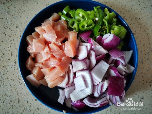 能把隔壁小朋友馋哭的洋葱青椒炒鸡丁