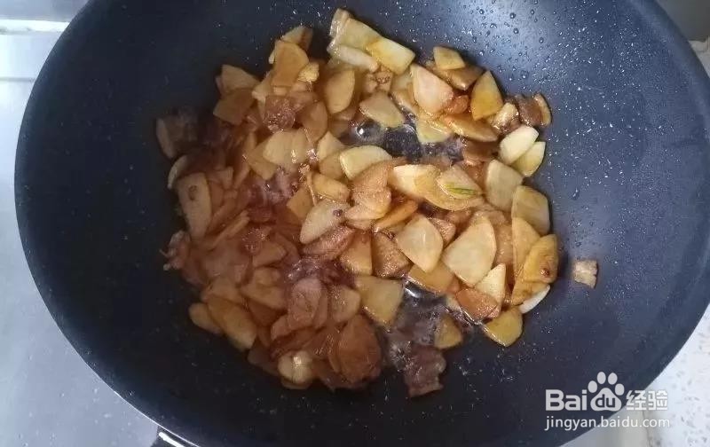 五花肉炒土豆片的做法