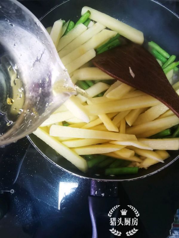 家常豆角炒土豆