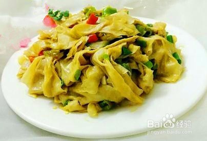 如何炒一盘好吃的尖椒豆腐皮
