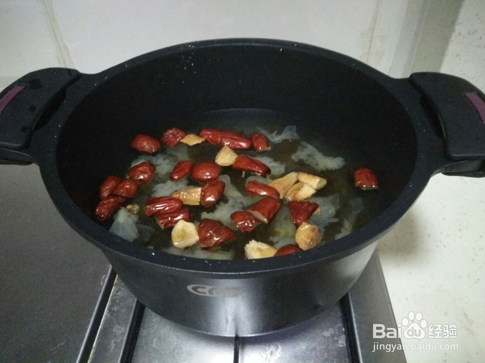 如何制作牛奶银耳桃胶