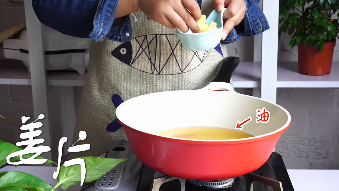 色香味俱佳的蒜蓉小龙虾，原来是这样做的啊！