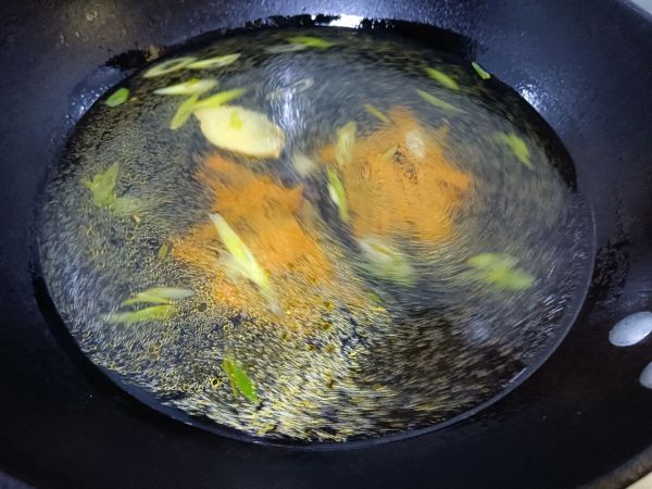 菠菜蛤蜊肉疙瘩汤