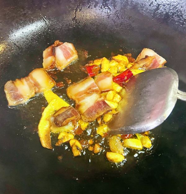 干锅回锅肉酸辣包心菜