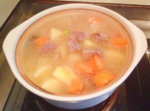 土豆胡萝卜炖牛腩