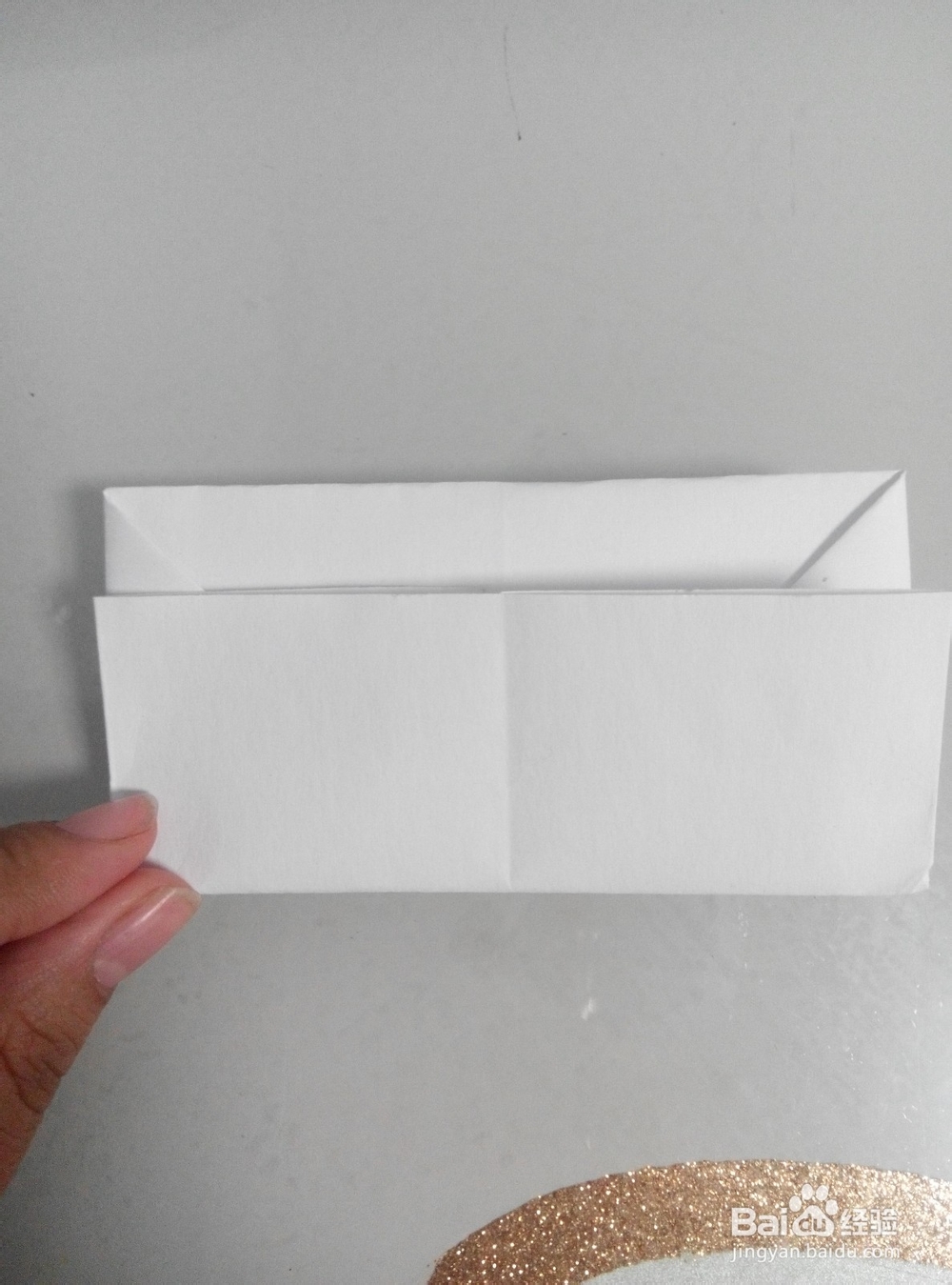 如何让废旧纸张变身储物小盒