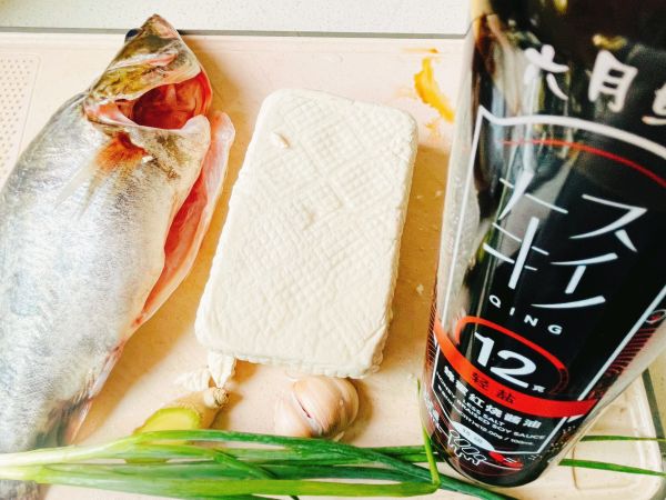 外婆乡桂鱼红炖柴火豆腐