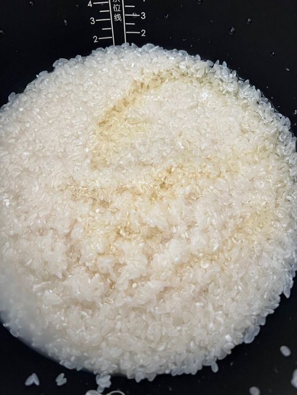 酱油香肠电饭煲焖饭