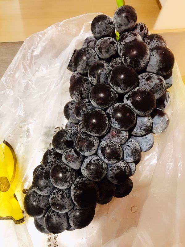 桃桃西打葡萄气泡水