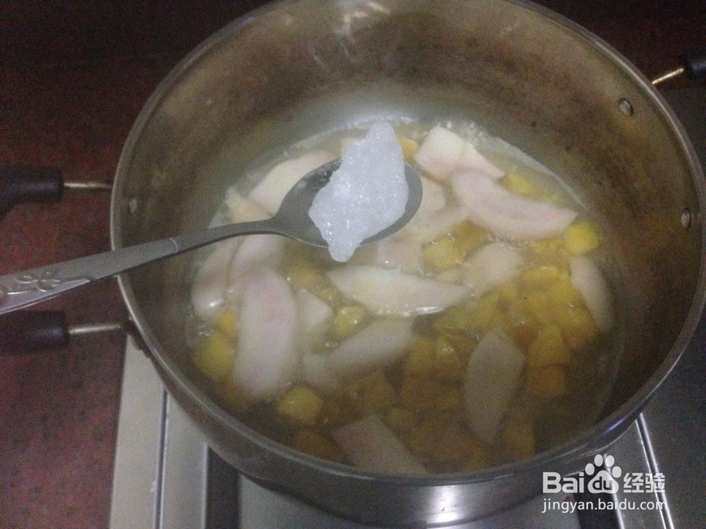 如何制作一份美味的水蜜桃番薯糖水