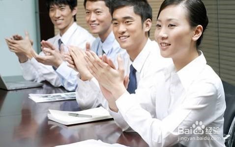 如何运用主动帮忙说服对方