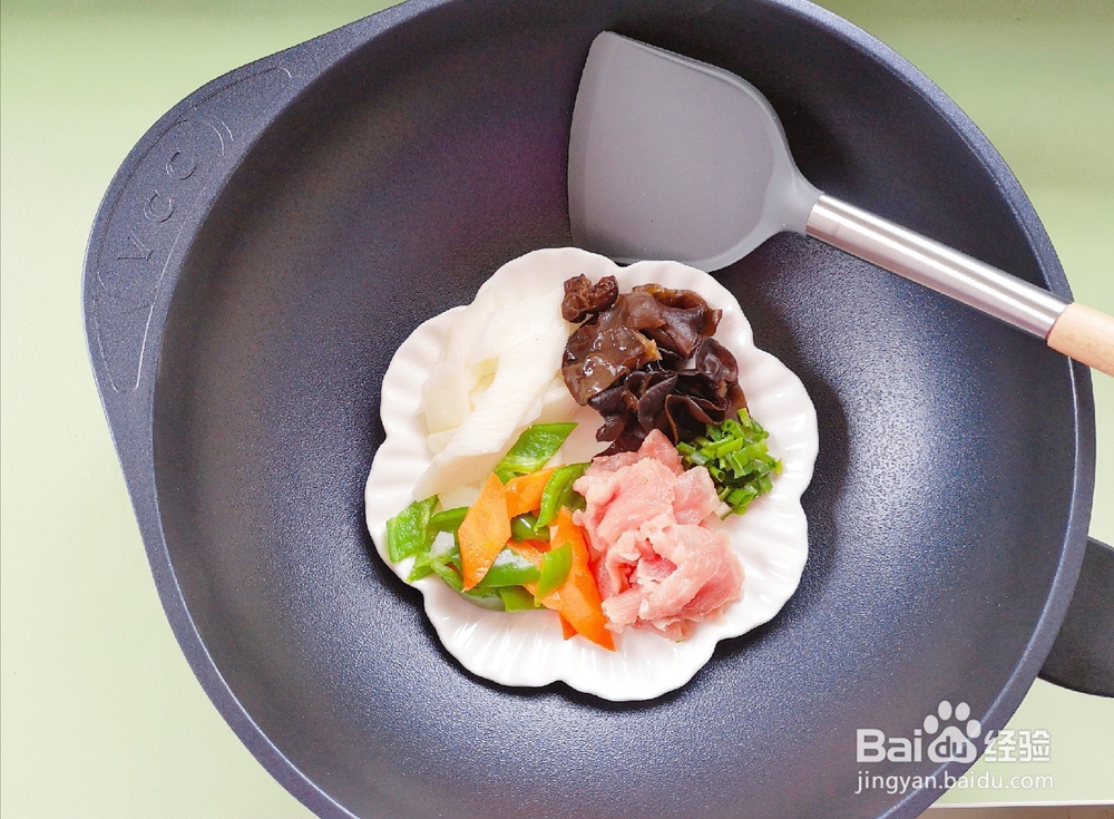 山药炒肉片的步骤