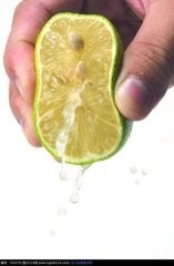 如何制作雪梨菠萝奶昔