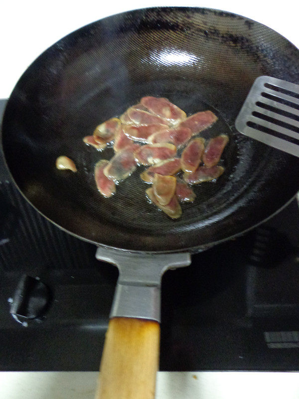 香肠炒红菜苔,好吃到爆