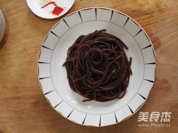 凉拌厥根粉的做法
