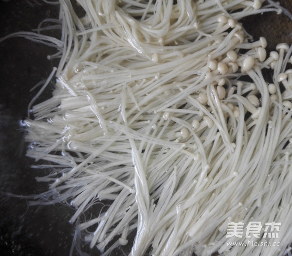 鸡汁黄瓜金针菇