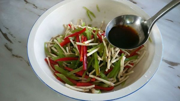 青笋丝拌折耳根