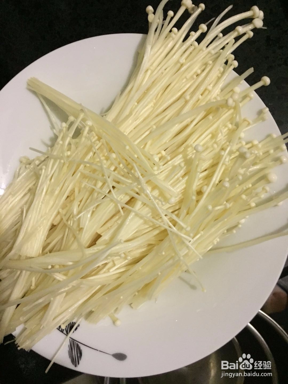 金针菇炒鸡蛋的做法