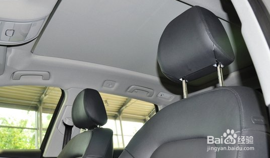 哈弗F7如何调节和拆卸头枕？