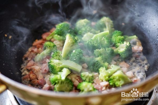 超级简单但保证好吃! 培根蛋黄意大利面食谱