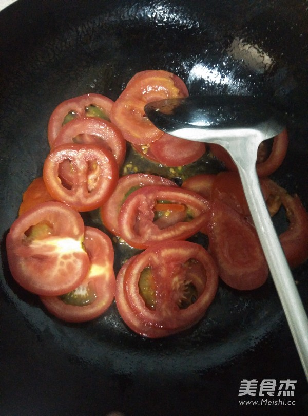 蕃茄鸡蛋面的做法