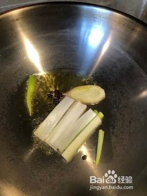 食补养生羊排胡萝卜汤的做法