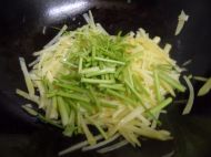 怎样做芹菜炒土豆丝