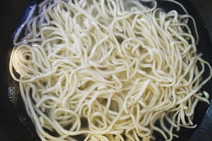 懒人酸汤面的制作方法