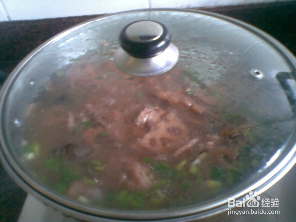 莲藕猪手汤烹制方法