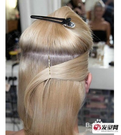 秋季最新短发扎发 简单步骤完美变身