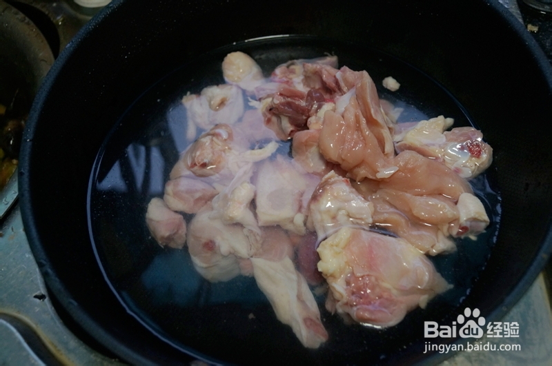 菱角烧鸡块的做法