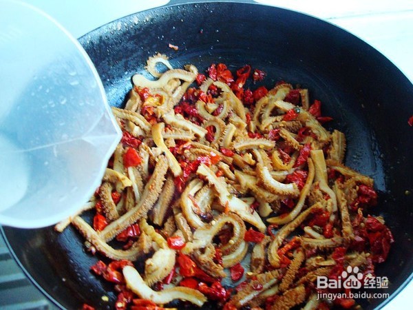 辣皮子滚牛肚的做法