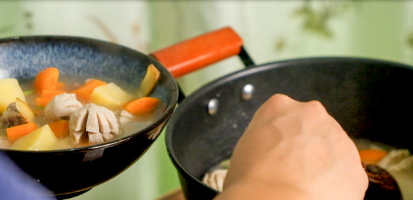 土豆胡萝卜排骨丸子汤