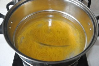 金丝玉米面条的做法