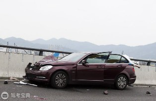 车辆遭遇紧急情况处理技巧