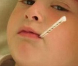 小孩低烧35度5怎么办