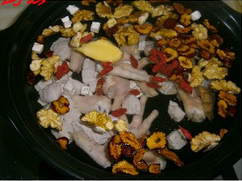 如何做养颜茯苓核桃瘦肉汤