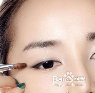 脱掉“厚面具”打造他识不破的淡妆