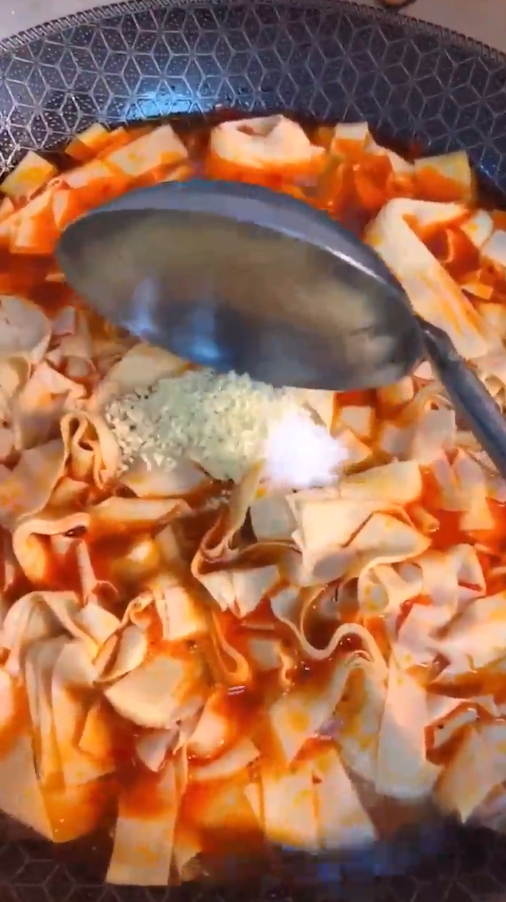 水煮干豆腐皮怎么做？