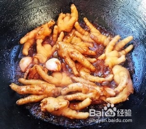 “销魂”卤鸡爪的做法