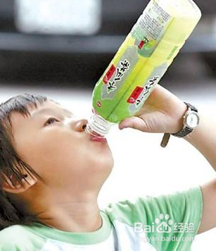 如何解决孩子不爱喝水的问题?