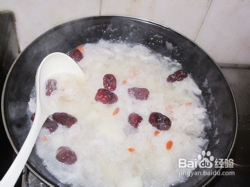 雪梨银耳汤的做法