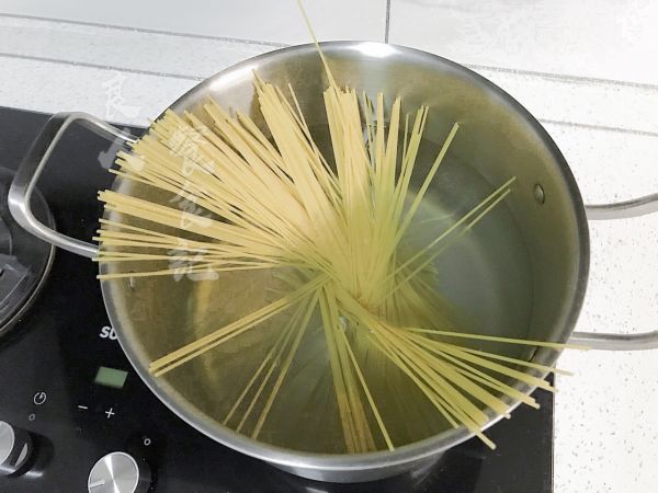 奶油口菇虾仁意面