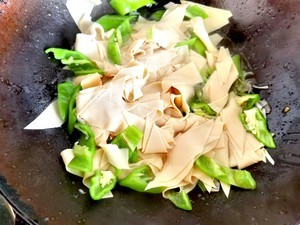 青椒干豆腐的做法