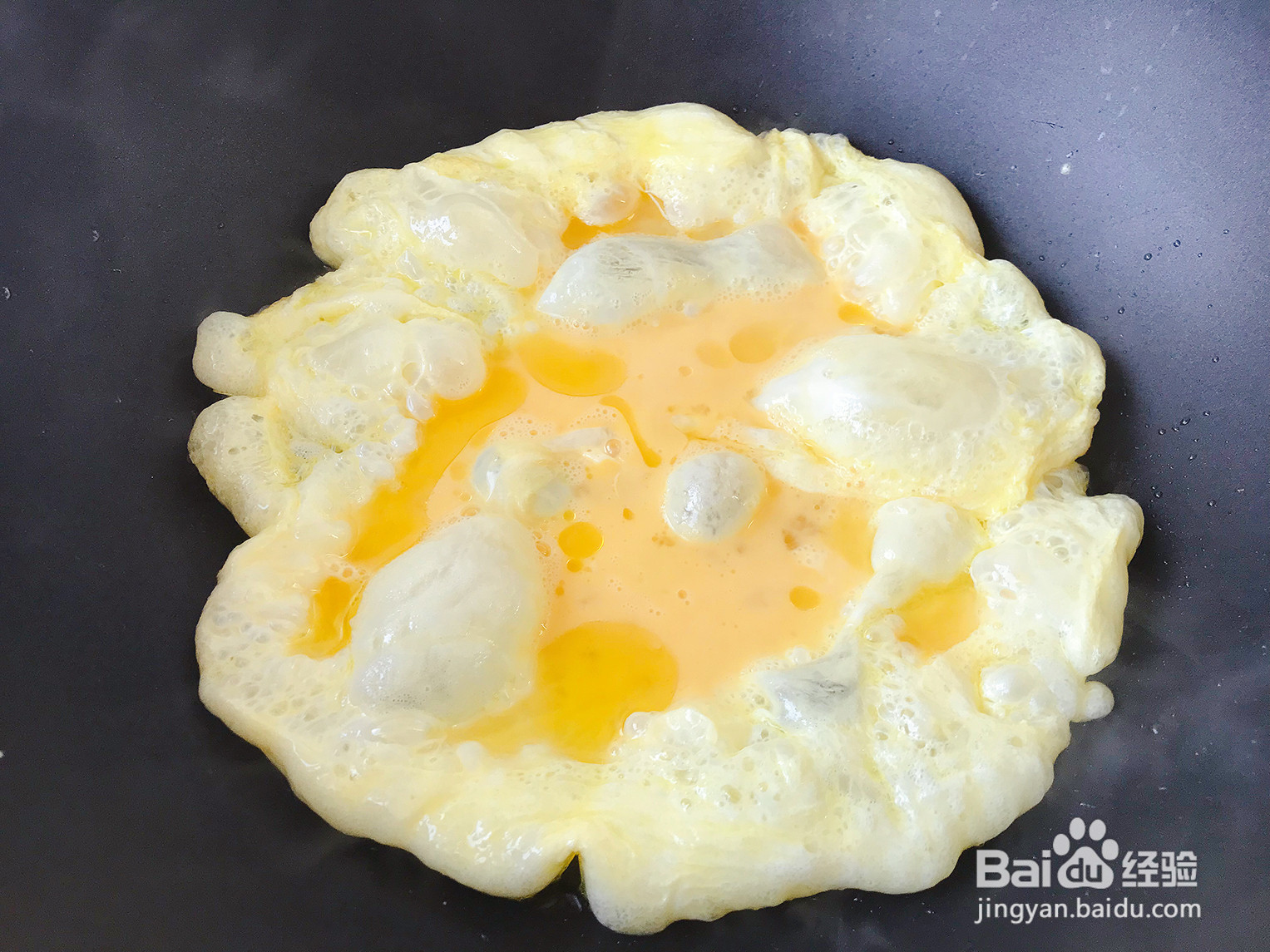 白玉菇炒鸡蛋的做法