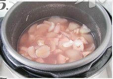 “梨藕百合汤”制作方法