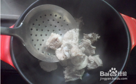 美味竹荪排骨汤